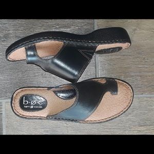 NWT Born 8 1/2 Sandals